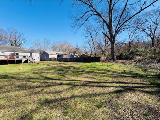 328 Roosevelt Circle NE, Marietta, GA 30060