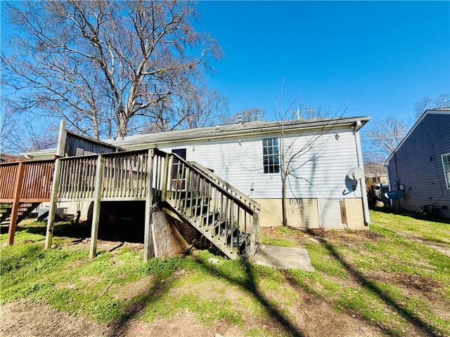 328 Roosevelt Circle NE, Marietta, GA 30060