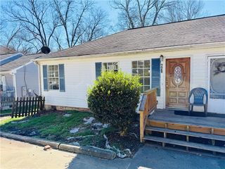 328 Roosevelt Circle NE, Marietta, GA 30060