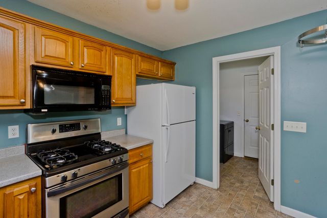 3 Rita Mary Way, Westfield, MA 01085