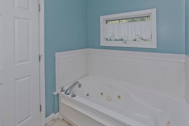 3 Rita Mary Way, Westfield, MA 01085