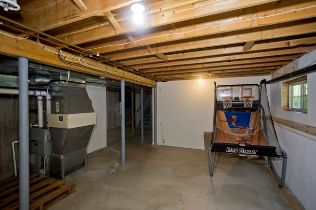 3 Rita Mary Way, Westfield, MA 01085