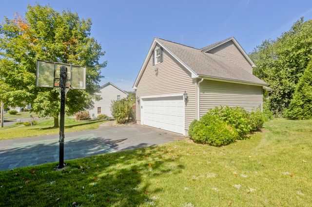 3 Rita Mary Way, Westfield, MA 01085