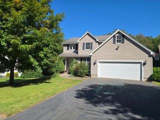 3 Rita Mary Way, Westfield, MA 01085