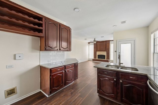 1604 Bennington Drive, Carrollton, TX 75007