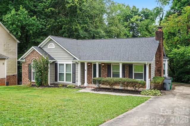 10826 Hunters Trace Court, Charlotte, NC 28262