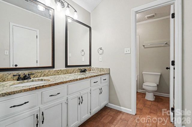 10826 Hunters Trace Court, Charlotte, NC 28262