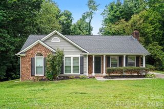 10826 Hunters Trace Court, Charlotte, NC 28262