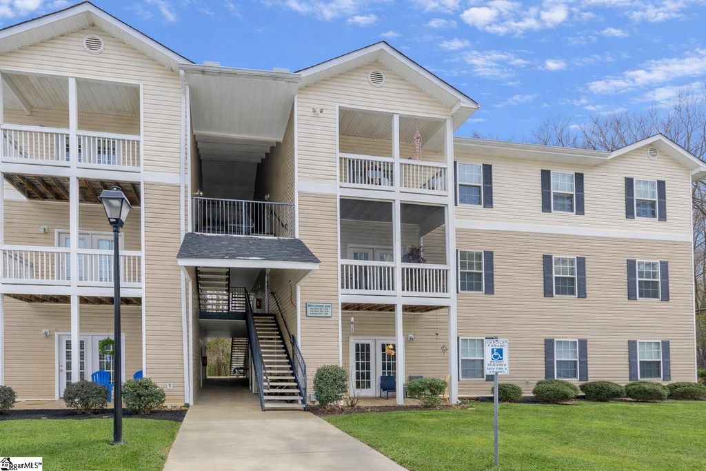 222 Mckenna Circle, Greenville, SC 29615