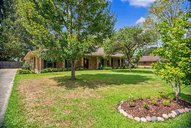 11021 Fieldcrest Dr, Baton Rouge, LA 70811
