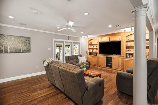 11021 Fieldcrest Dr, Baton Rouge, LA 70811