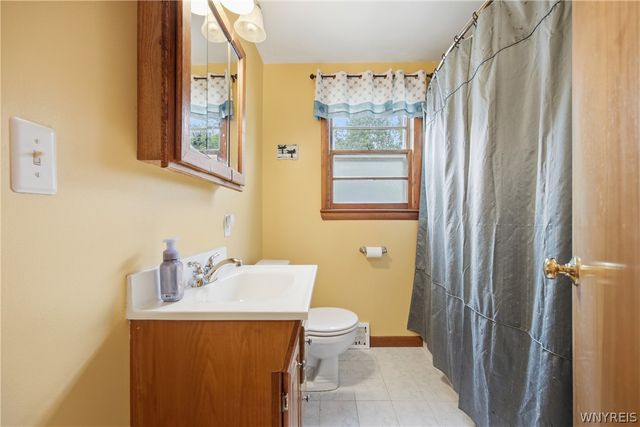 82 Cathedral Lane, Cheektowaga, NY 14225