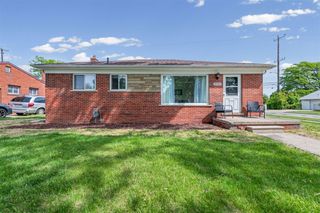 26912 W Davison, Redford, MI 48239