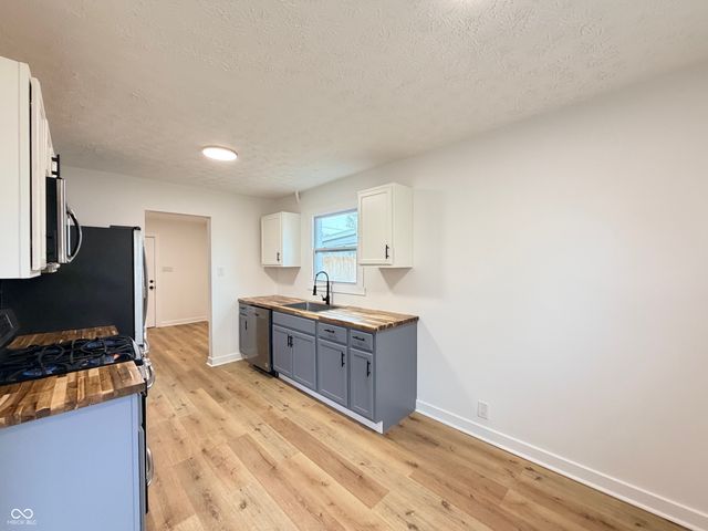 2753 Sangster Avenue, Indianapolis, IN 46218