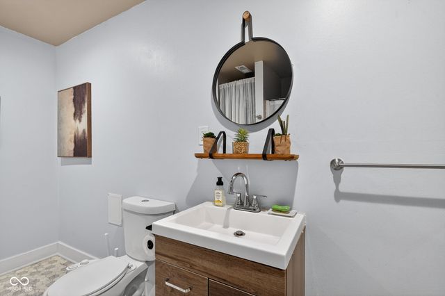 330 Duck Creek Lane, Noblesville, IN 46060