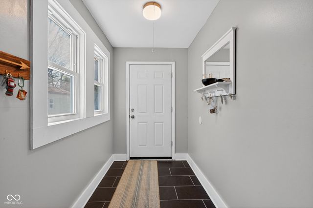 330 Duck Creek Lane, Noblesville, IN 46060