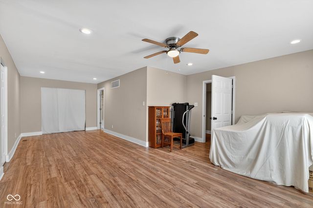 330 Duck Creek Lane, Noblesville, IN 46060