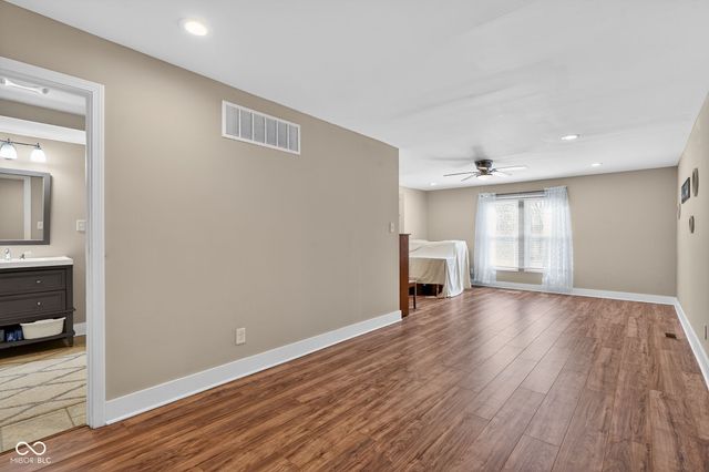 330 Duck Creek Lane, Noblesville, IN 46060