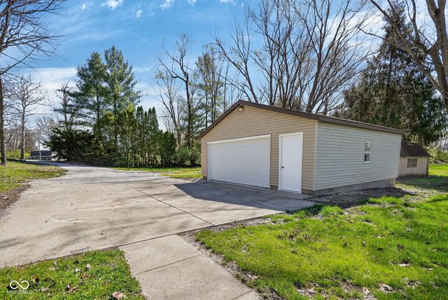 330 Duck Creek Lane, Noblesville, IN 46060