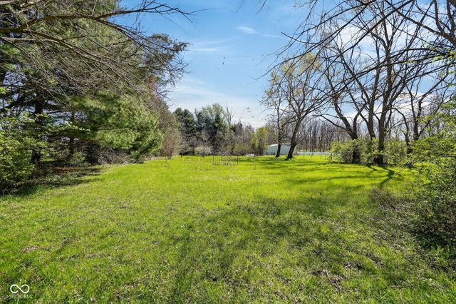 330 Duck Creek Lane, Noblesville, IN 46060