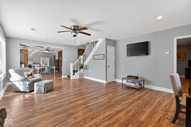330 Duck Creek Lane, Noblesville, IN 46060