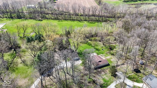 330 Duck Creek Lane, Noblesville, IN 46060