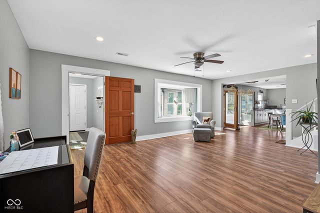 330 Duck Creek Lane, Noblesville, IN 46060