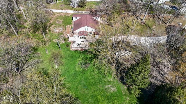 330 Duck Creek Lane, Noblesville, IN 46060