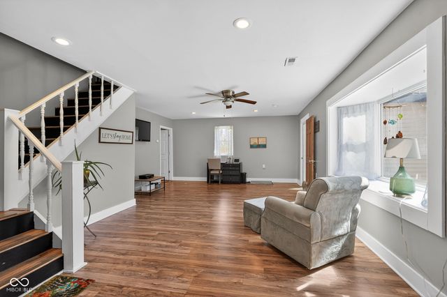 330 Duck Creek Lane, Noblesville, IN 46060