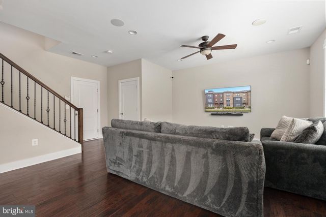 44735 MEDWAY TER, Ashburn, VA 20147