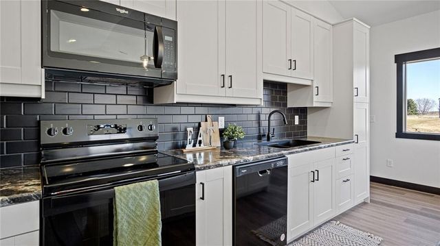 3369 Iris Drive, Eau Claire, WI 54703