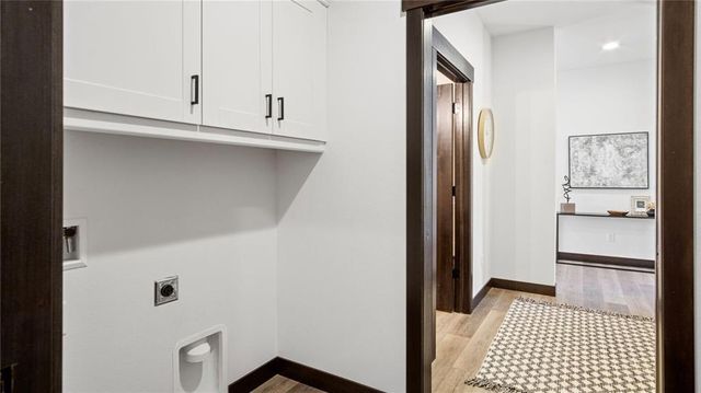 3369 Iris Drive, Eau Claire, WI 54703