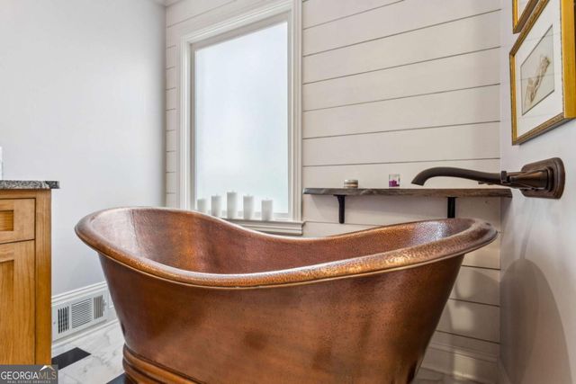 2510 Monterey Drive NE, Marietta, GA 30068