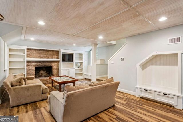 2510 Monterey Drive NE, Marietta, GA 30068