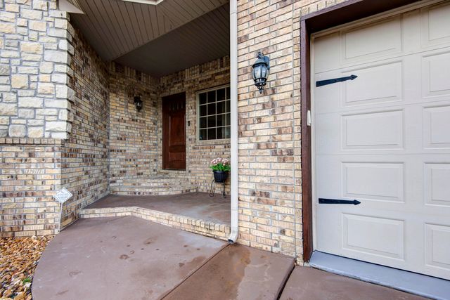 1218 W Holly Street, Ozark, MO 65721