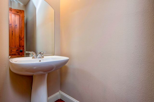 1218 W Holly Street, Ozark, MO 65721