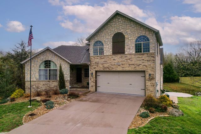 1218 W Holly Street, Ozark, MO 65721