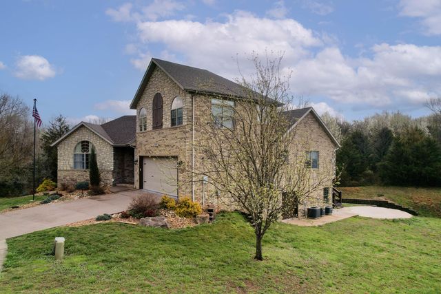 1218 W Holly Street, Ozark, MO 65721