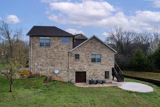 1218 W Holly Street, Ozark, MO 65721