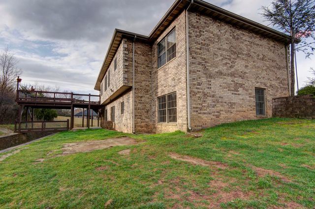 1218 W Holly Street, Ozark, MO 65721