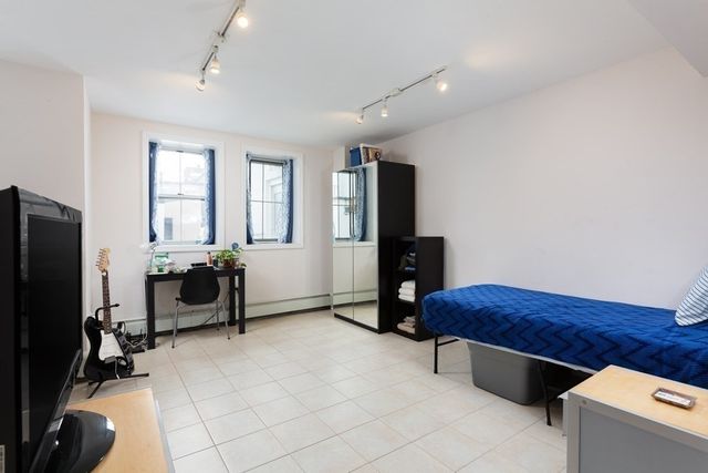 2 Arlington St 4, Cambridge, MA 02140