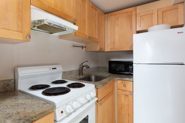 2 Arlington St 4, Cambridge, MA 02140