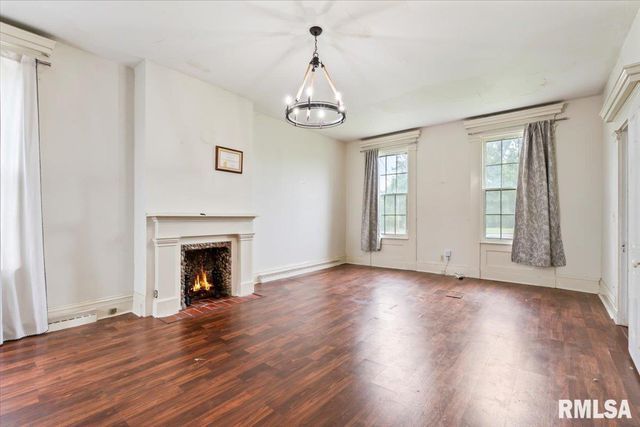 4804 NORTHWEST Boulevard, Davenport, IA 52806