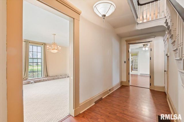 4804 NORTHWEST Boulevard, Davenport, IA 52806