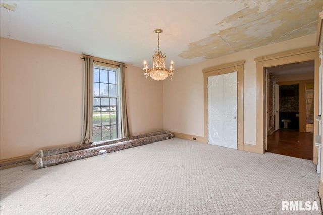 4804 NORTHWEST Boulevard, Davenport, IA 52806