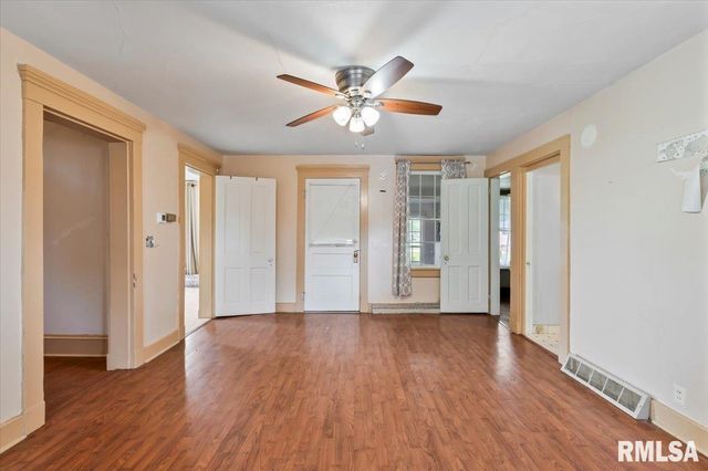 4804 NORTHWEST Boulevard, Davenport, IA 52806