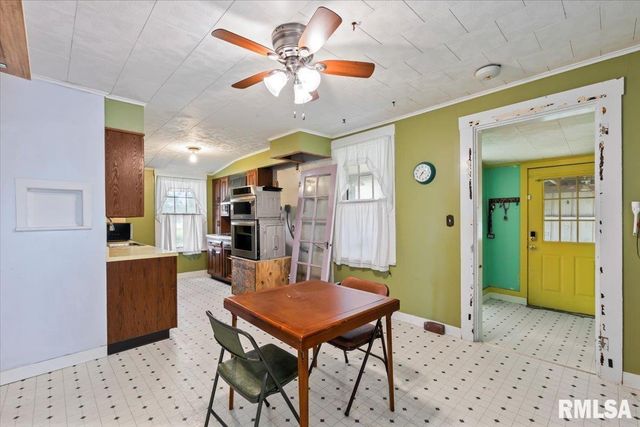 4804 NORTHWEST Boulevard, Davenport, IA 52806