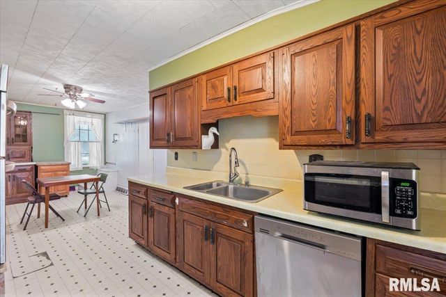 4804 NORTHWEST Boulevard, Davenport, IA 52806