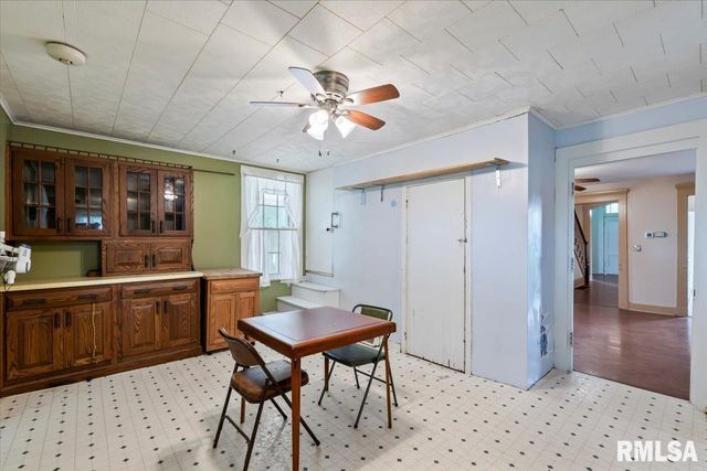 4804 NORTHWEST Boulevard, Davenport, IA 52806