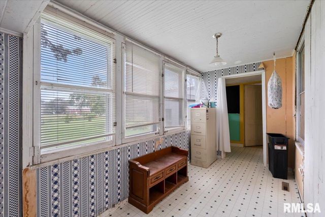 4804 NORTHWEST Boulevard, Davenport, IA 52806